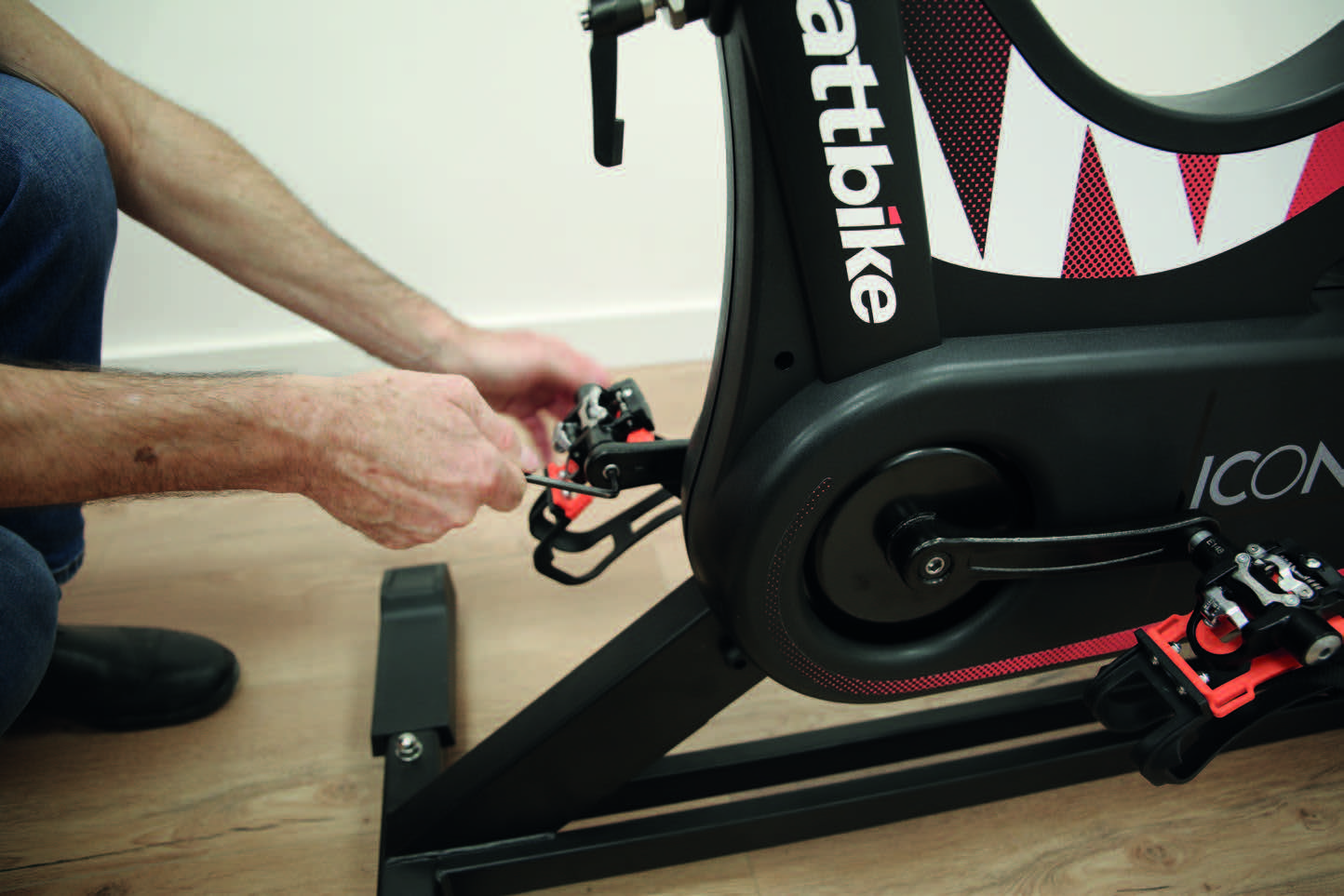 wattbike atom change pedals